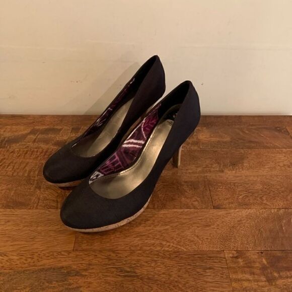 Fergalicious Black “Nelly” Heel size 10 - Picture 2 of 5